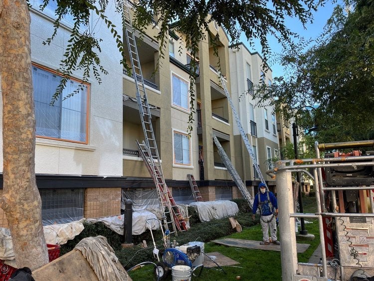 d62e71_076e062d2f584d8bb916d7f203af0b61~mv2