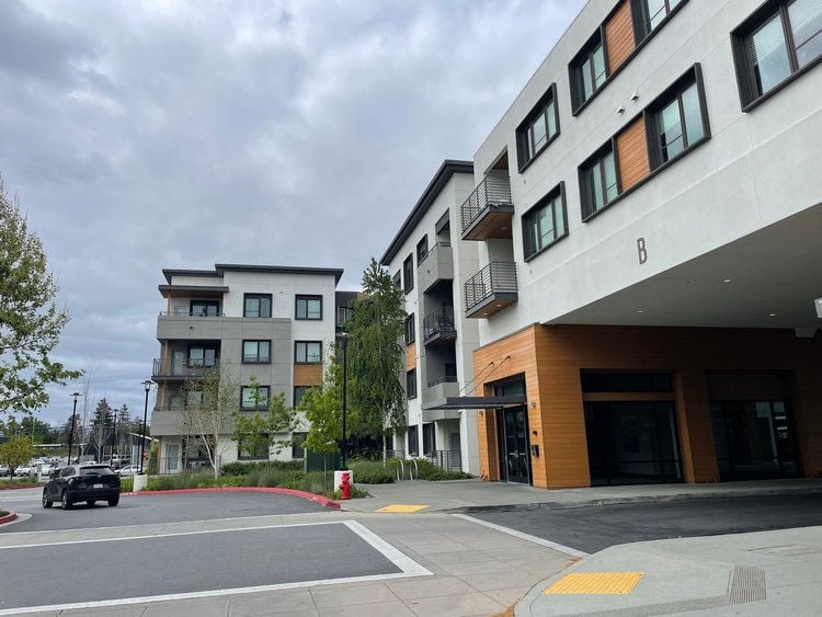 d62e71_5560245145b5454fb065a3cc3a8c7977~mv2