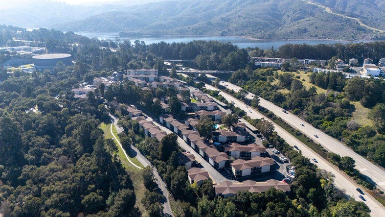 d62e71_64ef94420e6d41b7b31df376e3d014ef~mv2 (1)