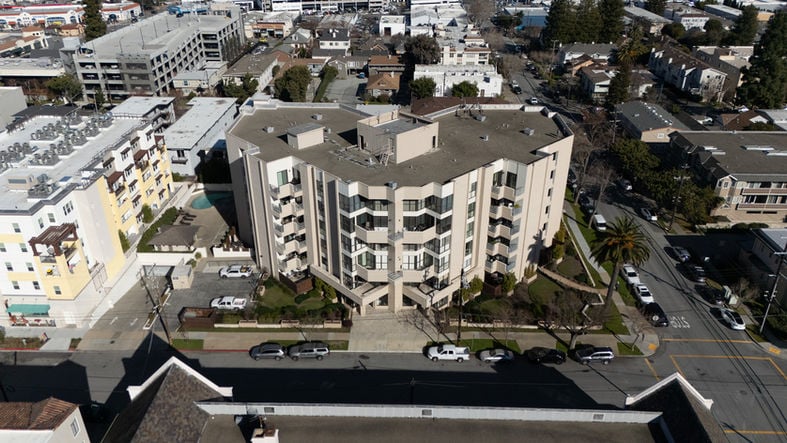 d62e71_f3757392d240498fb494af913716ca4d~mv2